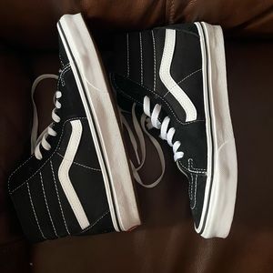 Vans Sk8-Hi barely worn